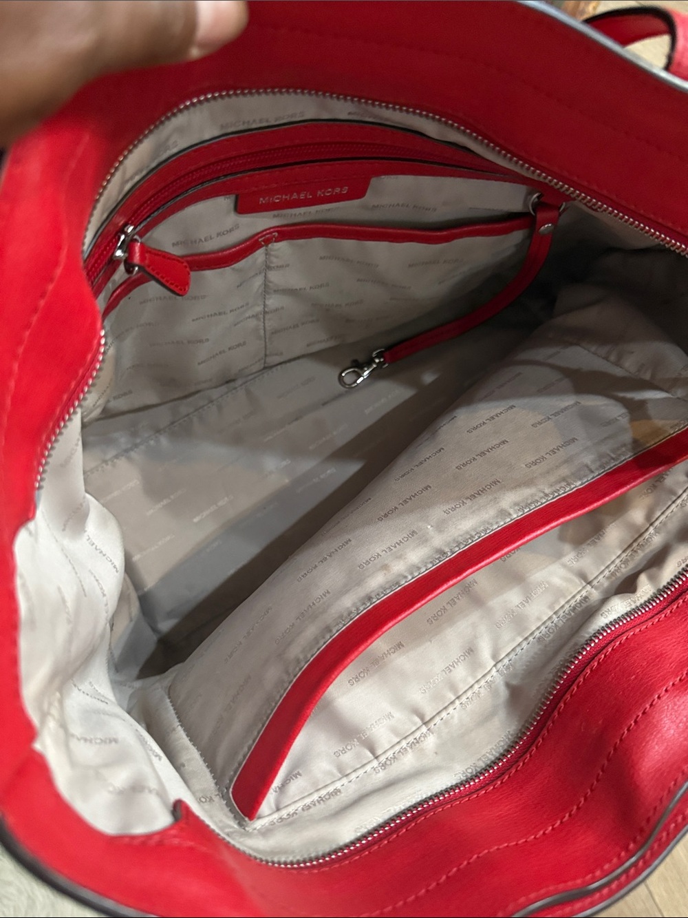 Michael Kors Red Studded Leather Tote Bag - Sleek Everyday Shoulder Bag - Picture 10 of 14